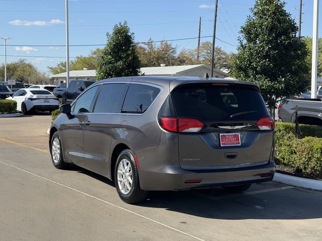 Used 2023 Chrysler Voyager LX FWD image 5