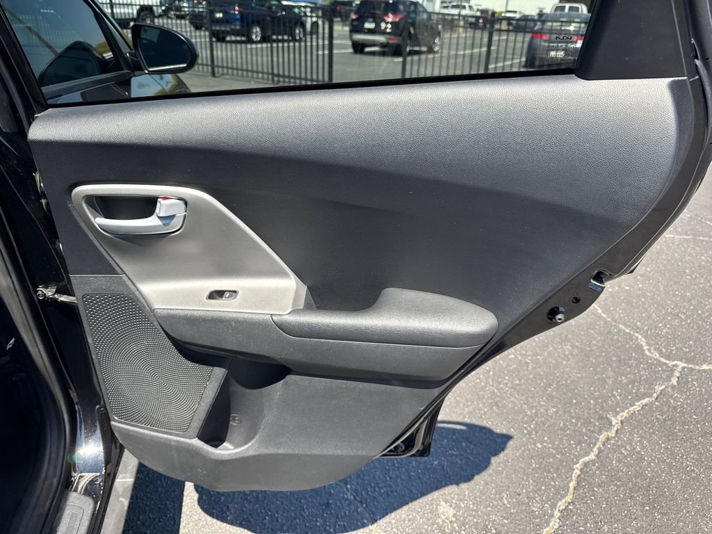 Used 2022 Kia Niro LX FWD image 17