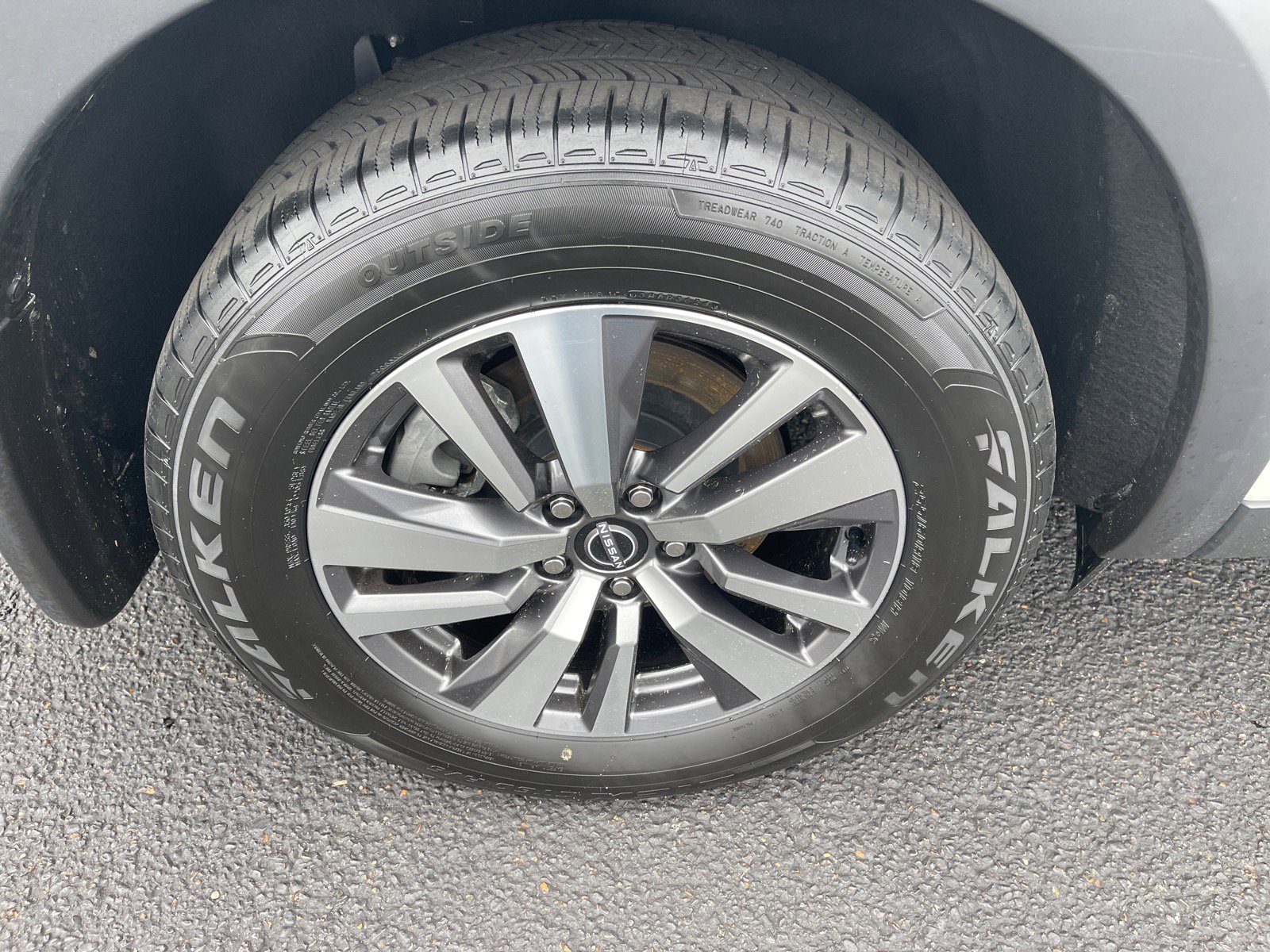 Used 2023 Nissan Pathfinder SL w/ Black Appearance Package image 21