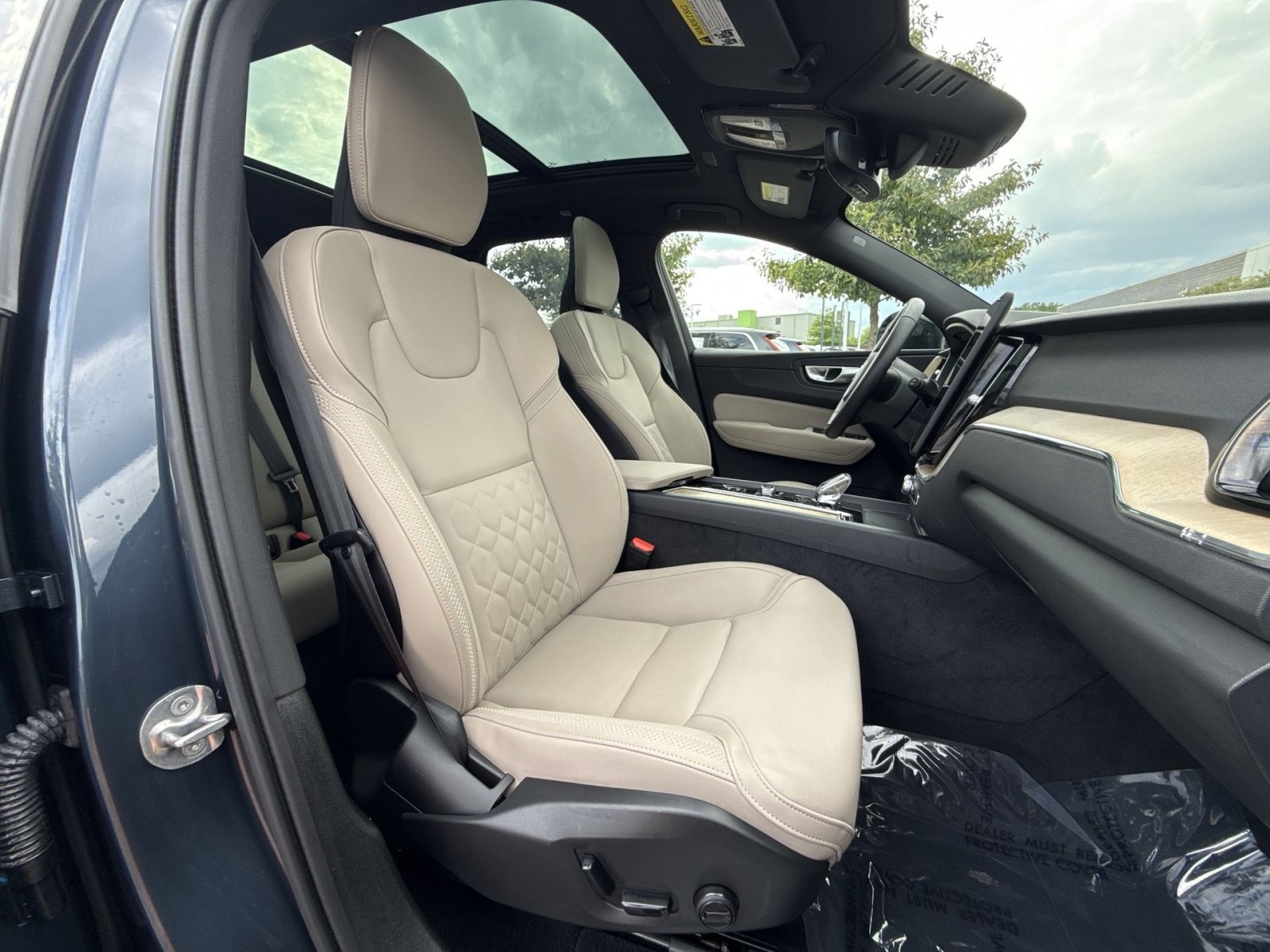 Certified 2026 Volvo XC60 B5 Plus AWD/4WD image 26