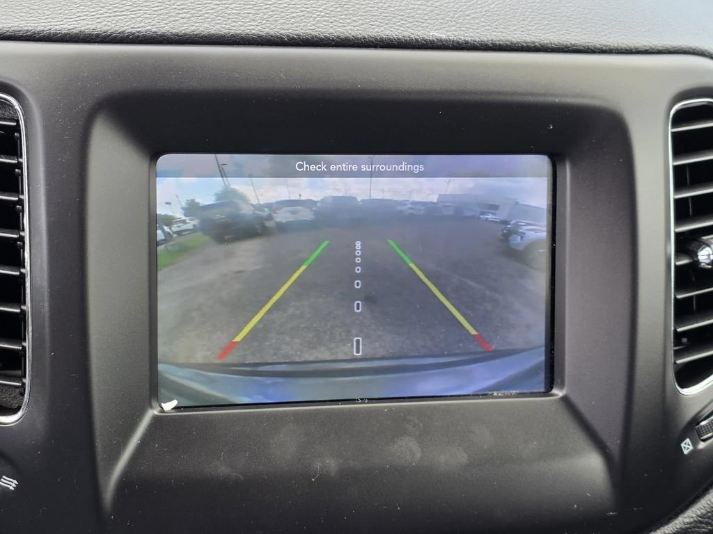 Used 2019 Jeep Compass Latitude FWD image 13