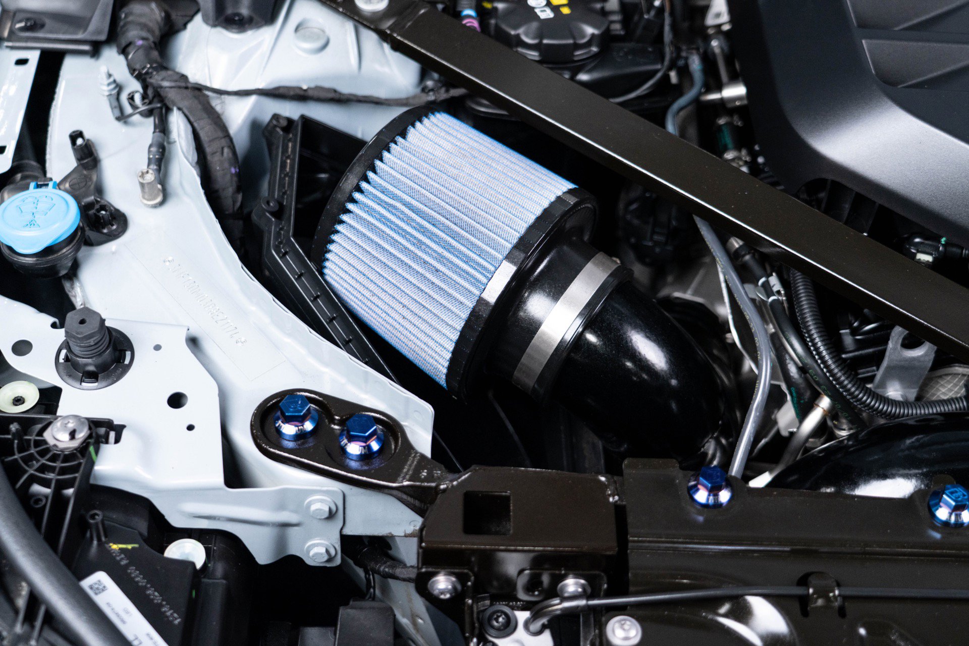 Used 2024 BMW M2 w/ Lighting Package image 18