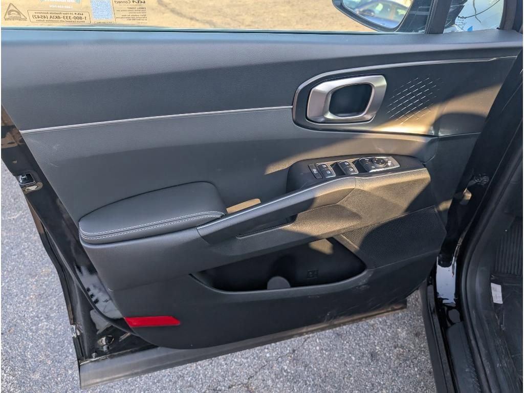 New 2025 Kia Sorento S w/ Panoramic Sunroof Package image 16