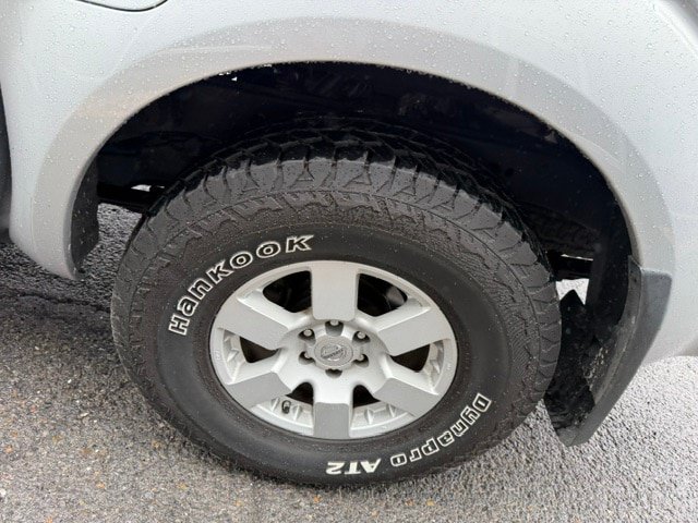 Used 2006 Nissan Frontier NISMO w/ (J01) Sunroof Pkg AWD/4WD image 5