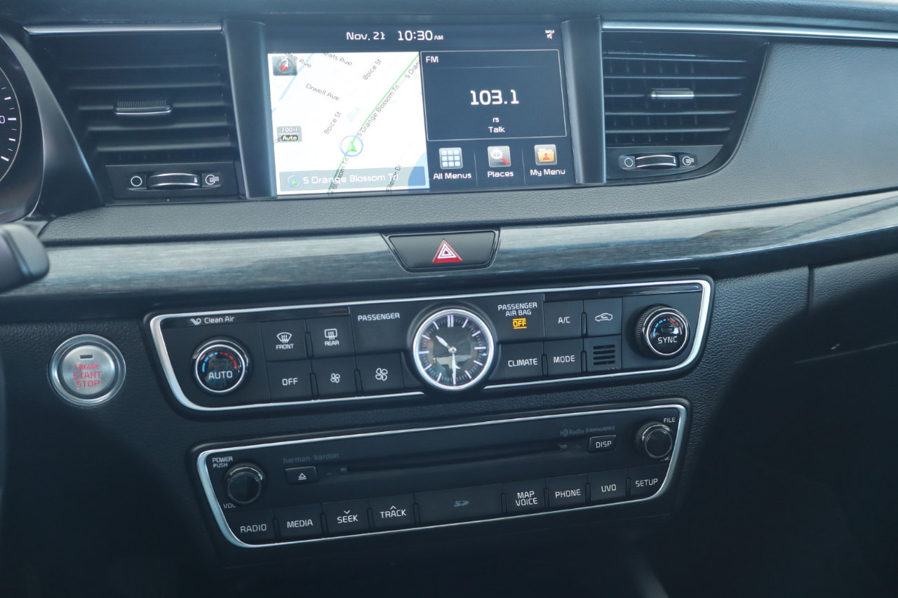 Used 2018 Kia Cadenza Limited image 19