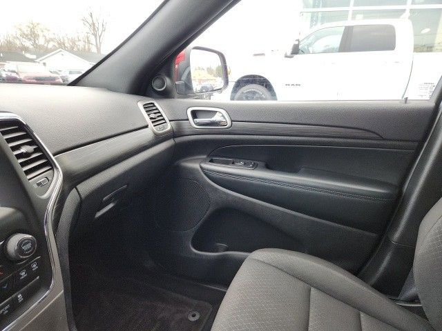 Used 2019 Jeep Grand Cherokee Laredo image 25