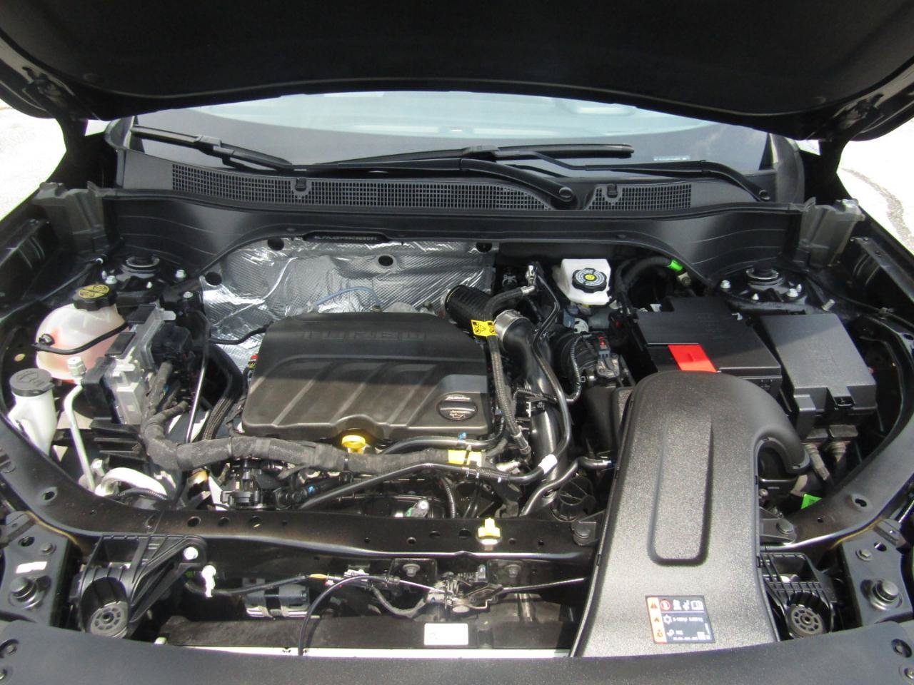 Used 2025 Chevrolet Trax RS FWD image 25