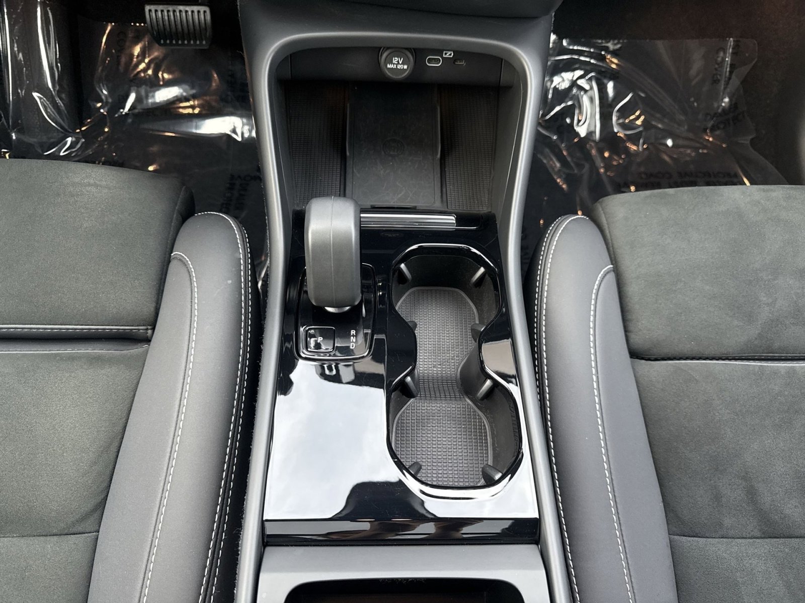 Used 2023 Volvo XC40 Recharge Ultimate AWD/4WD image 22