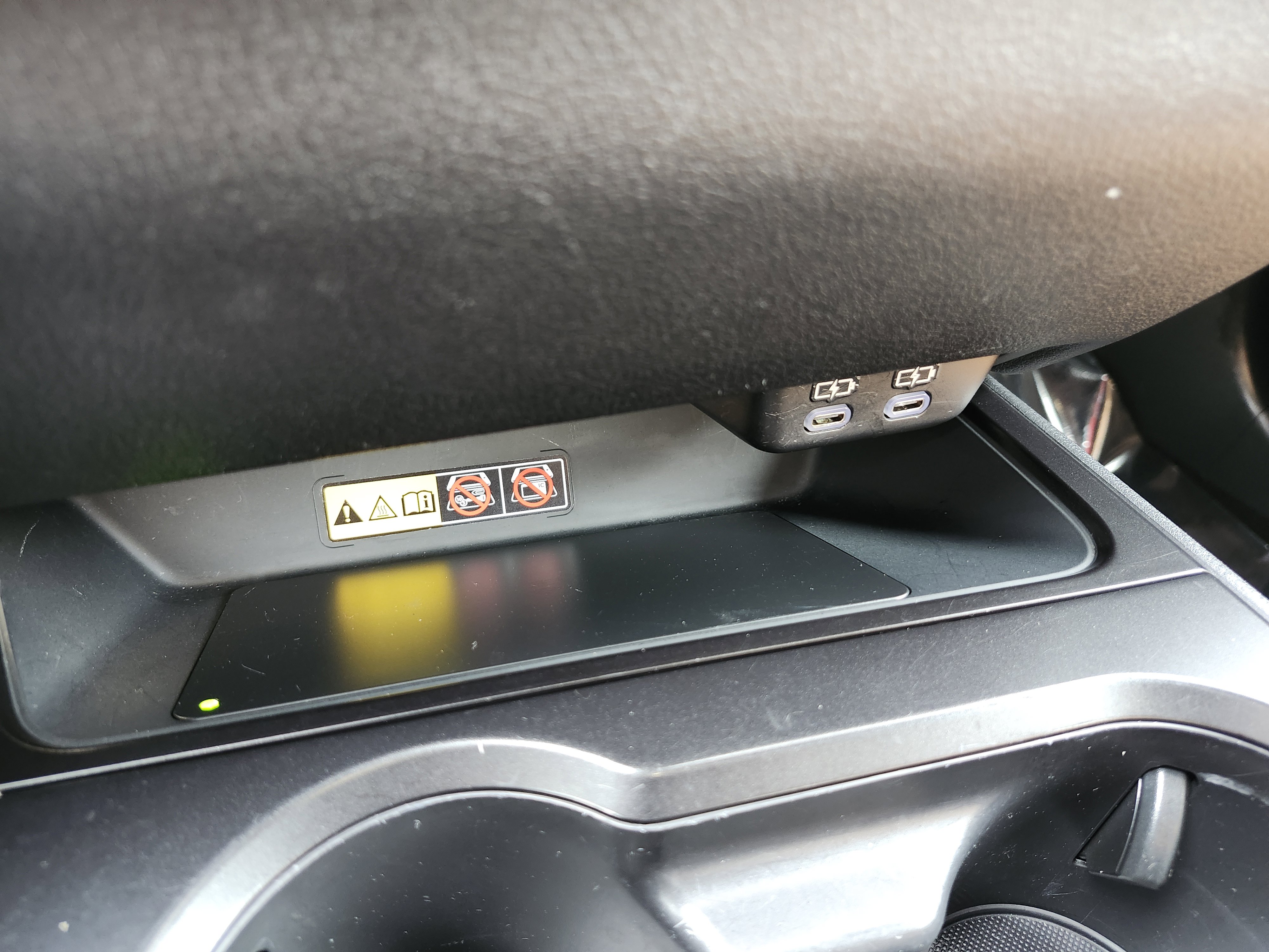 Used 2024 Lexus UX 250h AWD w/ Premium Package image 9