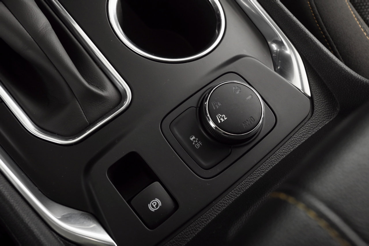 Used 2021 Chevrolet Traverse LT image 16