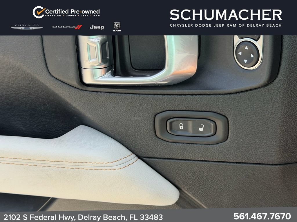 Used 2023 Jeep Wrangler Unlimited Sahara AWD/4WD image 24