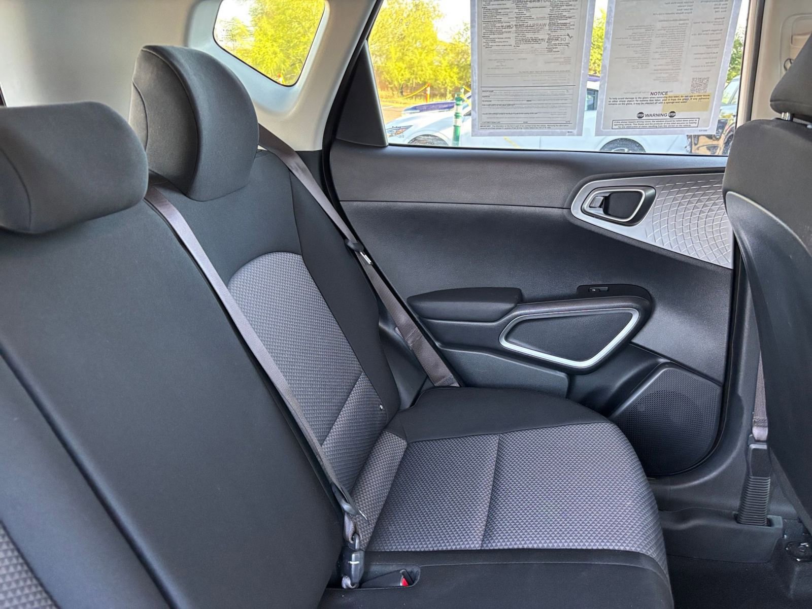Used 2025 Kia Soul LX w/ LX Technology Package FWD image 35