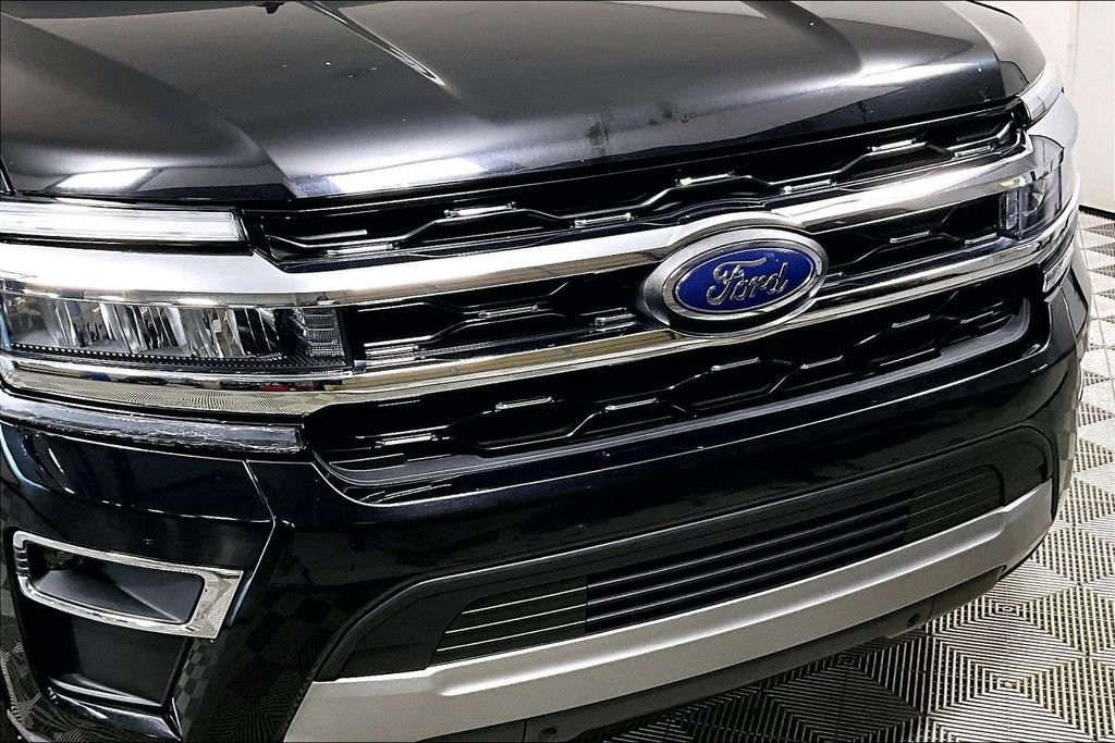 Used 2023 Ford Expedition Max Limited image 30
