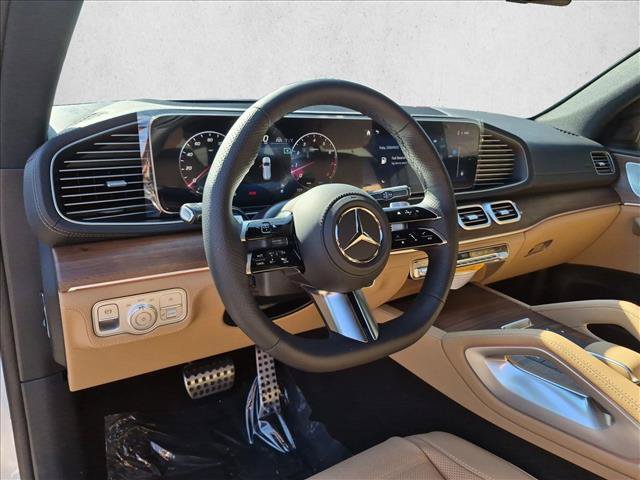 New 2026 Mercedes-Benz GLS 580 4MATIC image 3
