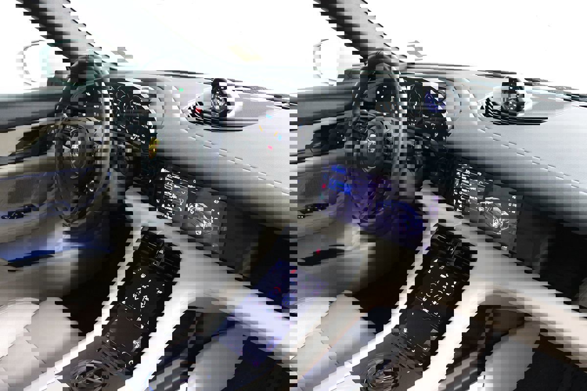 Used 2022 Porsche Taycan image 15