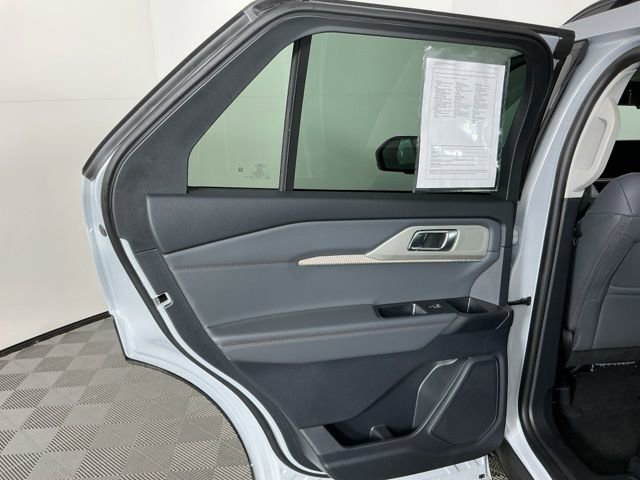 Used 2026 Ford Explorer Active w/ Active Comfort Package image 27