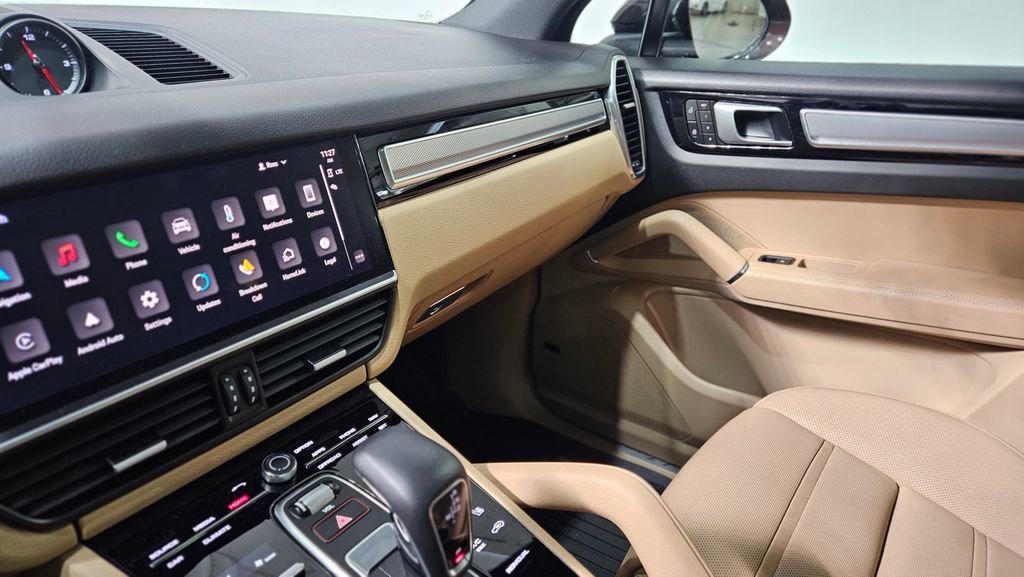 Used 2023 Porsche Cayenne Platinum Edition AWD/4WD image 41