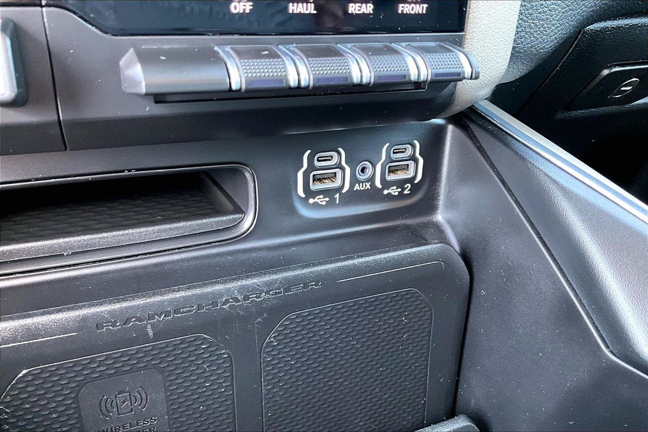 Used 2022 RAM 1500 Laramie AWD/4WD image 18