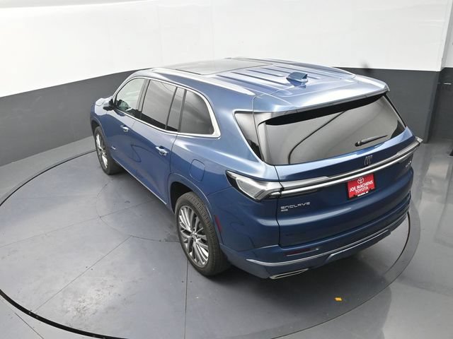 Used 2025 Buick Enclave Avenir AWD/4WD image 28