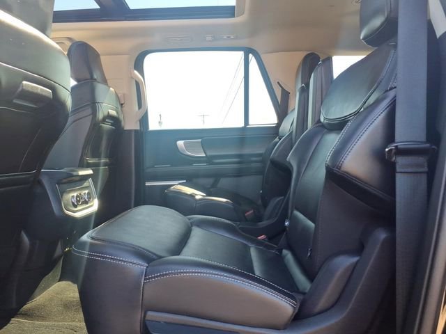 Used 2025 Ford Expedition Max Platinum image 11