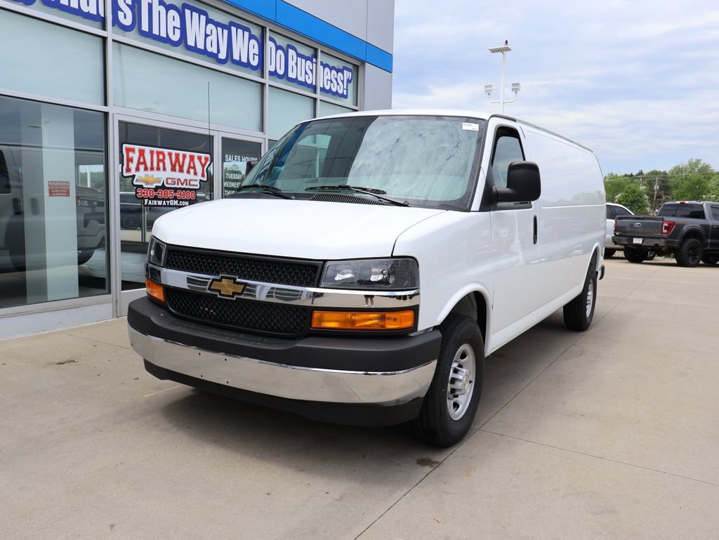 New 2026 Chevrolet Express 3500 Extended w/ Driver Convenience Package RWD image 7