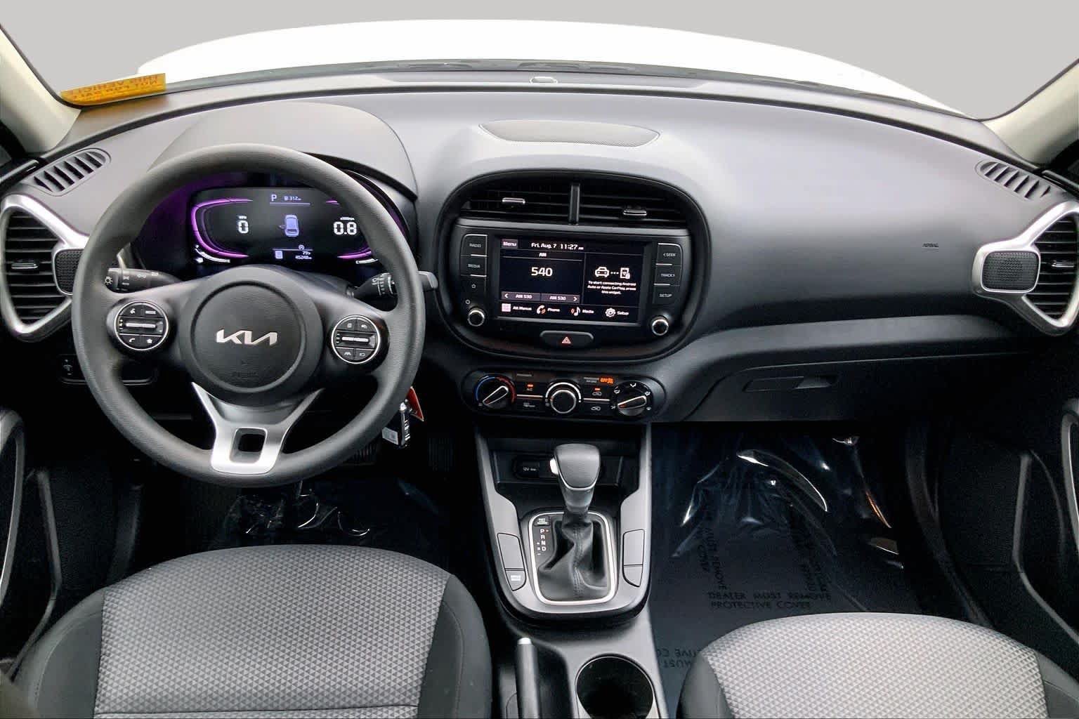 Used 2025 Kia Soul LX w/ LX Technology Package FWD image 14