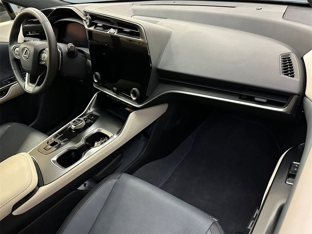 Used 2024 Lexus RZ 300e Premium image 6