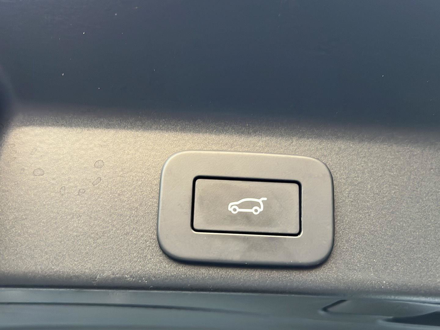 Certified 2026 Jaguar F-PACE R-Dynamic S AWD/4WD image 32