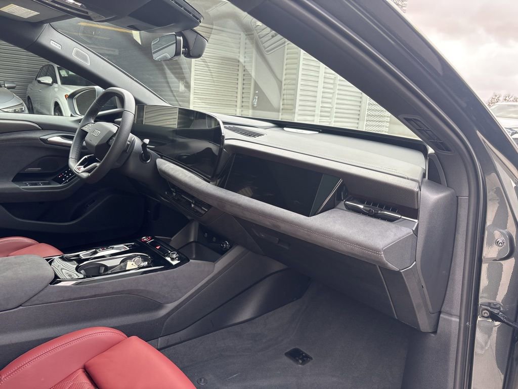 Certified 2025 Audi S6 e-tron Prestige w/ 21" Black Optic Package image 15