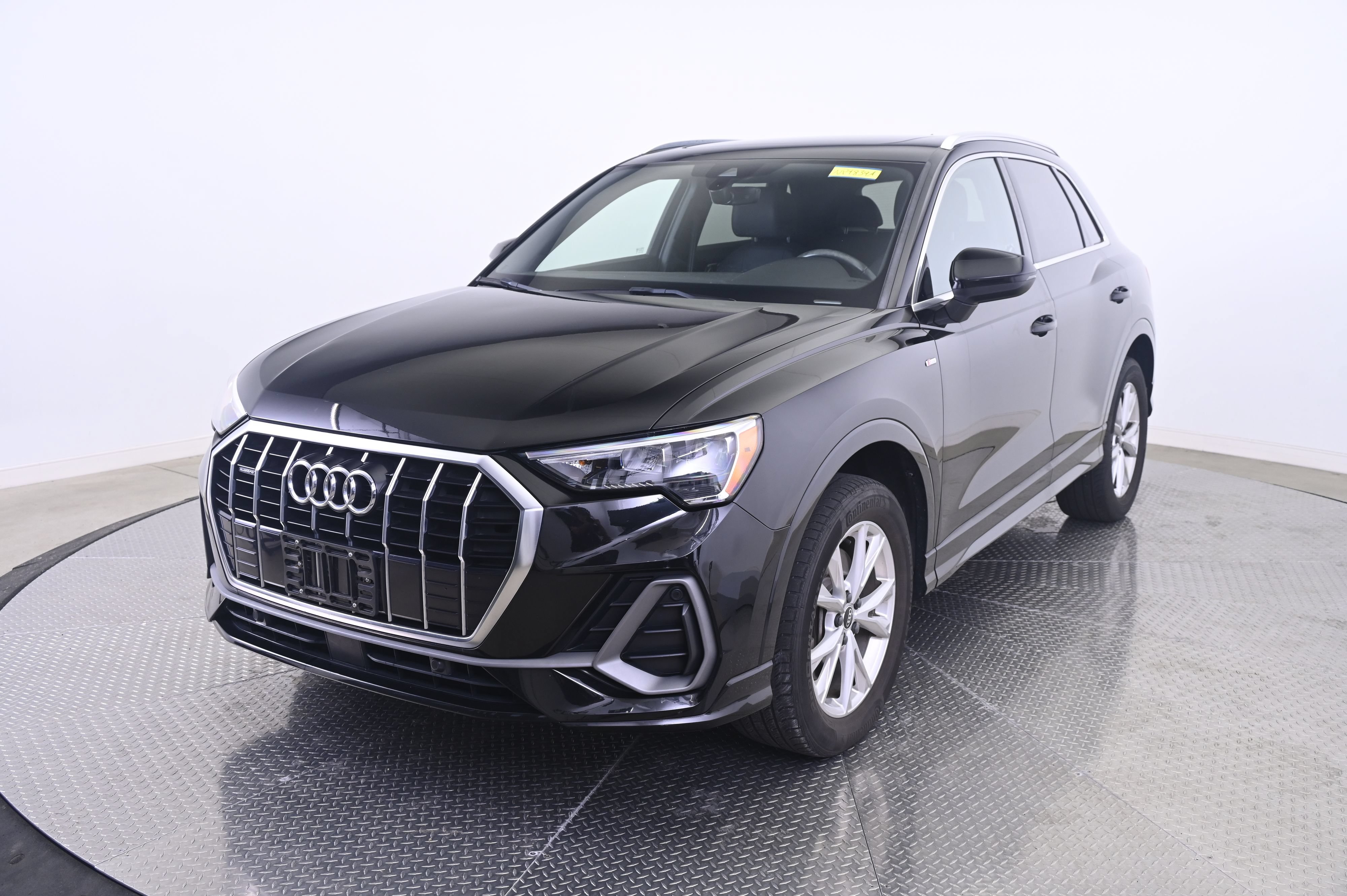Used 2021 Audi Q3 2.0T Premium w/ Convenience Package AWD/4WD image 1
