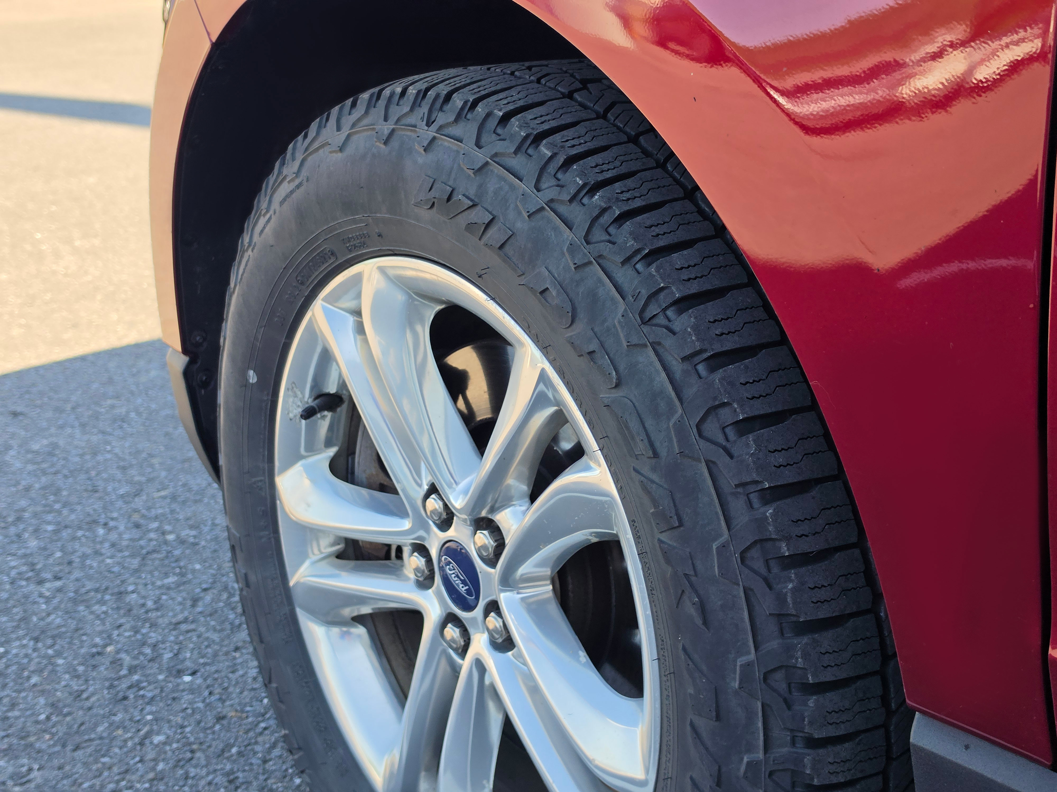 Used 2018 Ford Edge SEL w/ Equipment Group 201A AWD/4WD image 11