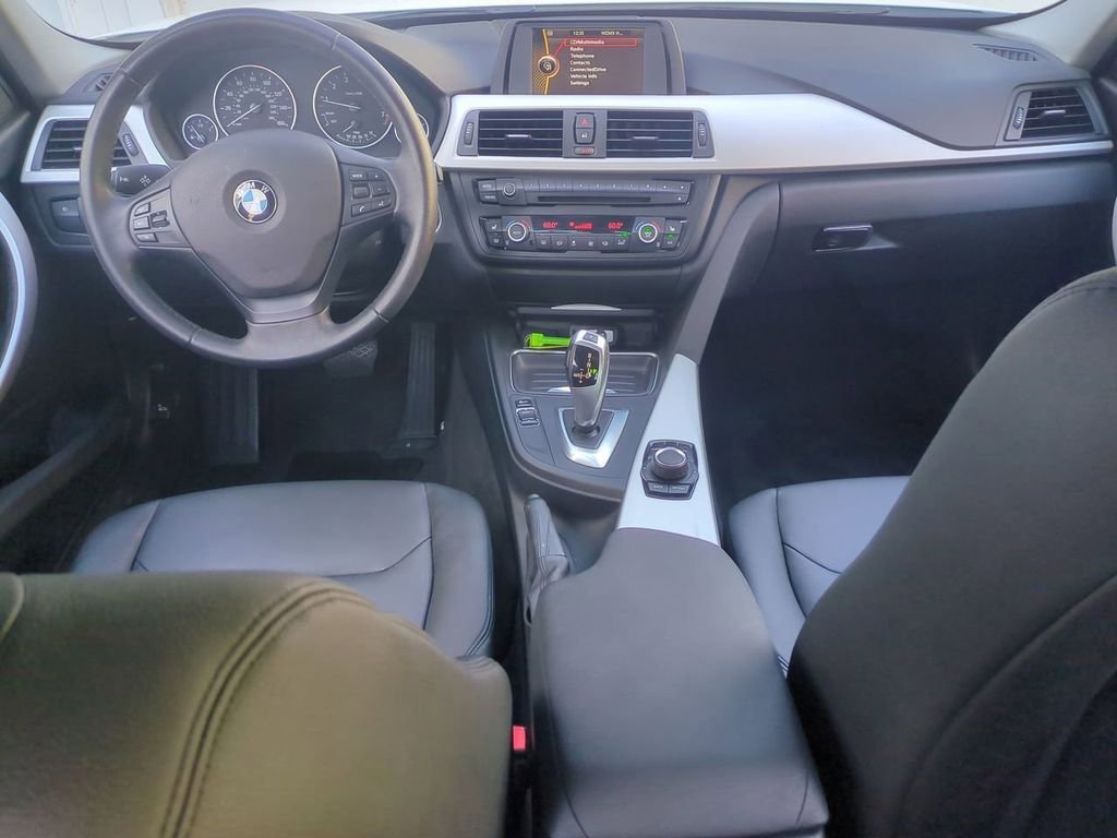 Used 2014 BMW 320i xDrive Sedan AWD/4WD image 22