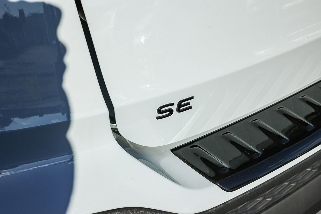 New 2026 Volkswagen Taos SE image 10