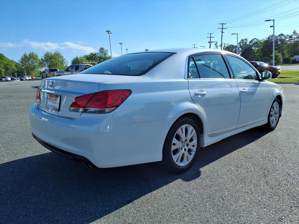 Used 2012 Toyota Avalon FWD image 4