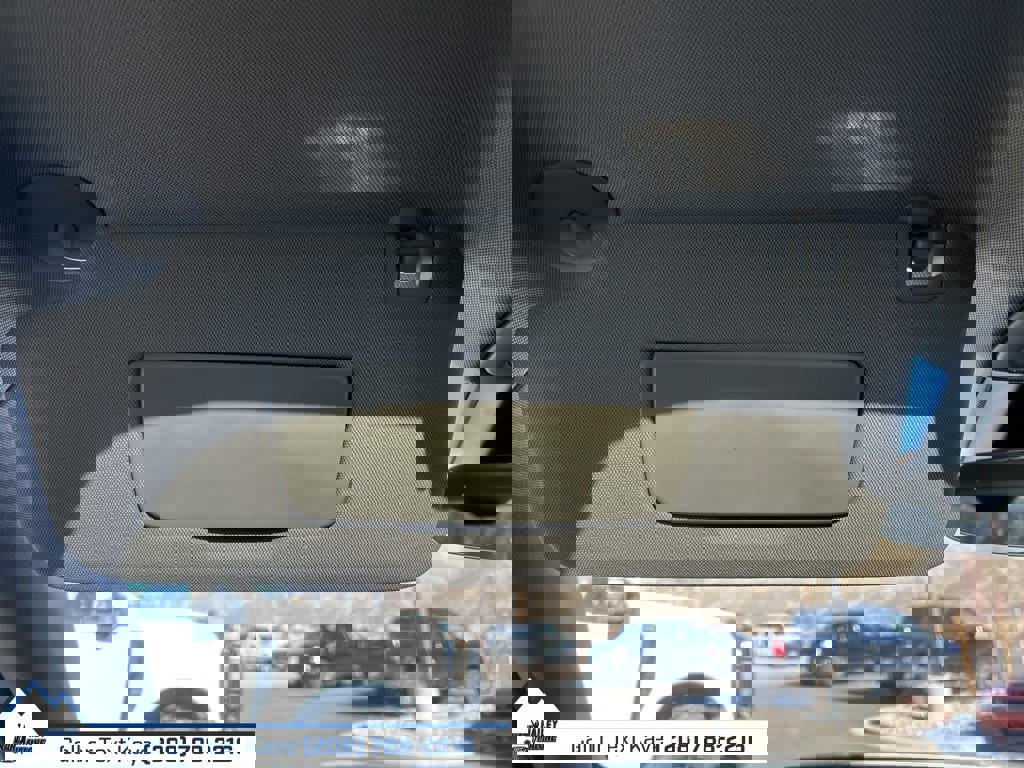 Used 2022 Cadillac XT4 Luxury w/ Cold Weather Package image 38