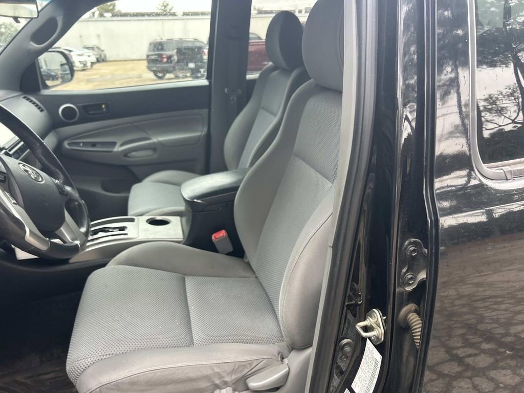 Used 2014 Toyota Tacoma PreRunner w/ TRD Sport Package image 18