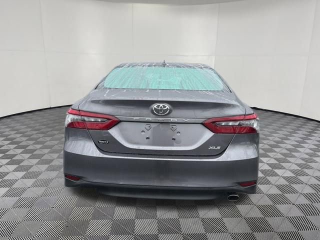 Used 2022 Toyota Camry XLE image 6