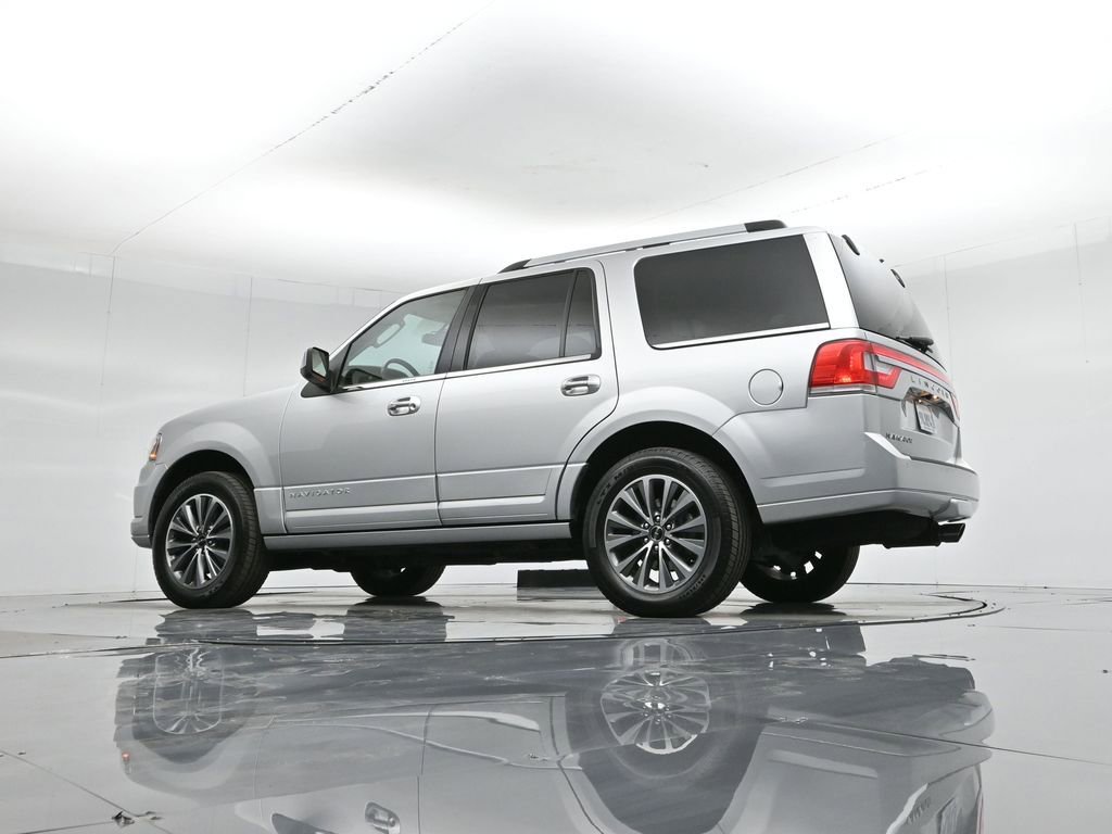 Used 2017 Lincoln Navigator Select image 35