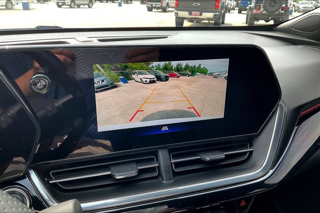Used 2025 Chevrolet Trax RS w/ Driver Confidence Package FWD image 14
