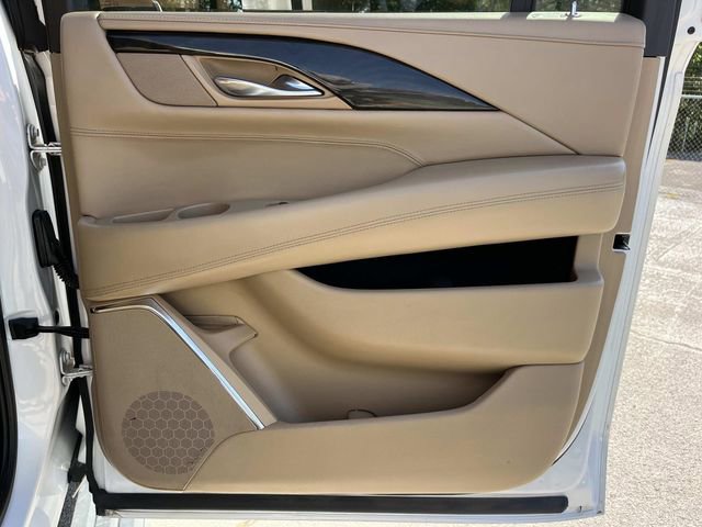 Used 2018 Cadillac Escalade ESV Platinum AWD/4WD image 31