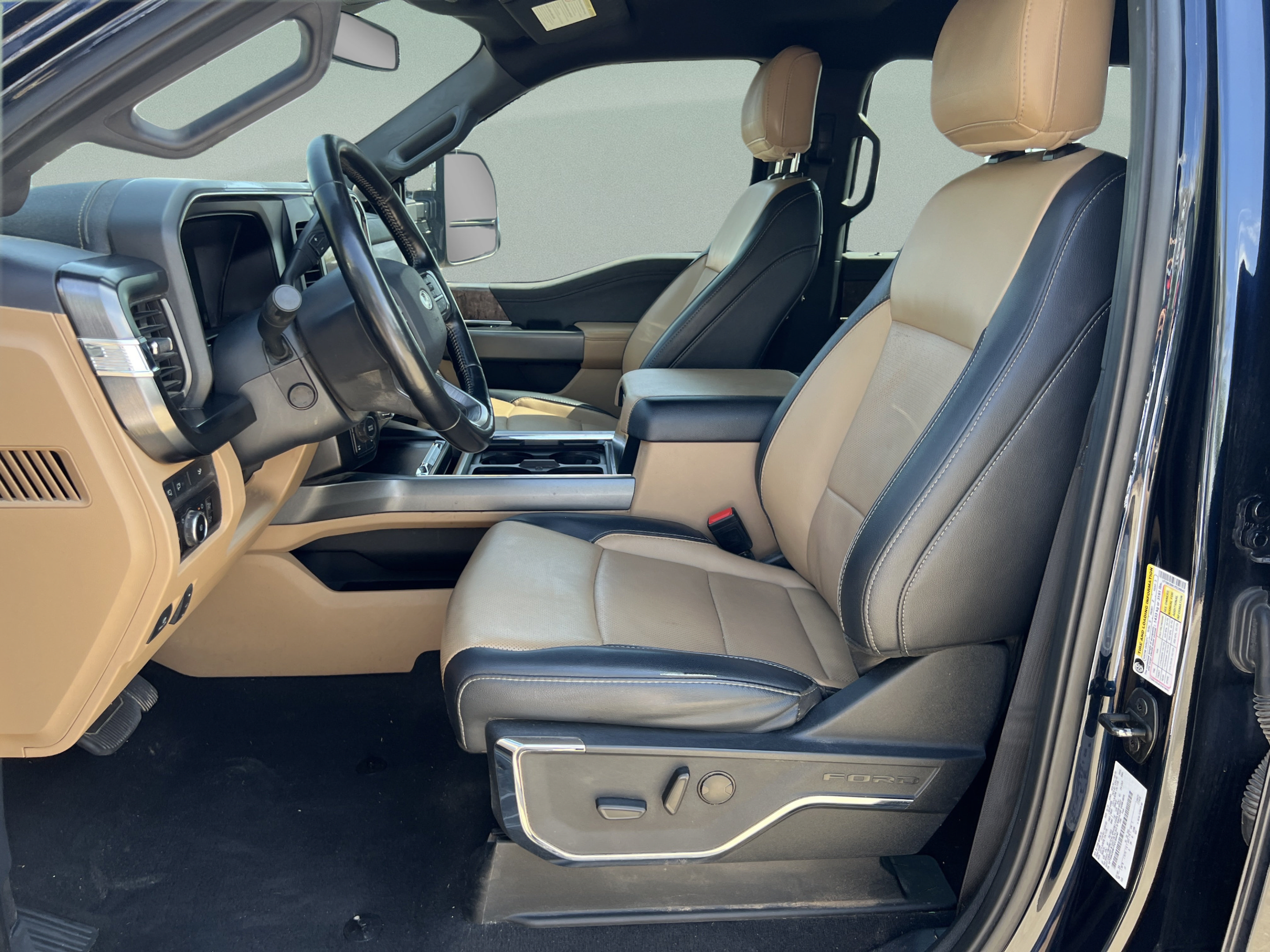 Used 2023 Ford F250 Lariat w/ Lariat Ultimate Package AWD/4WD image 10