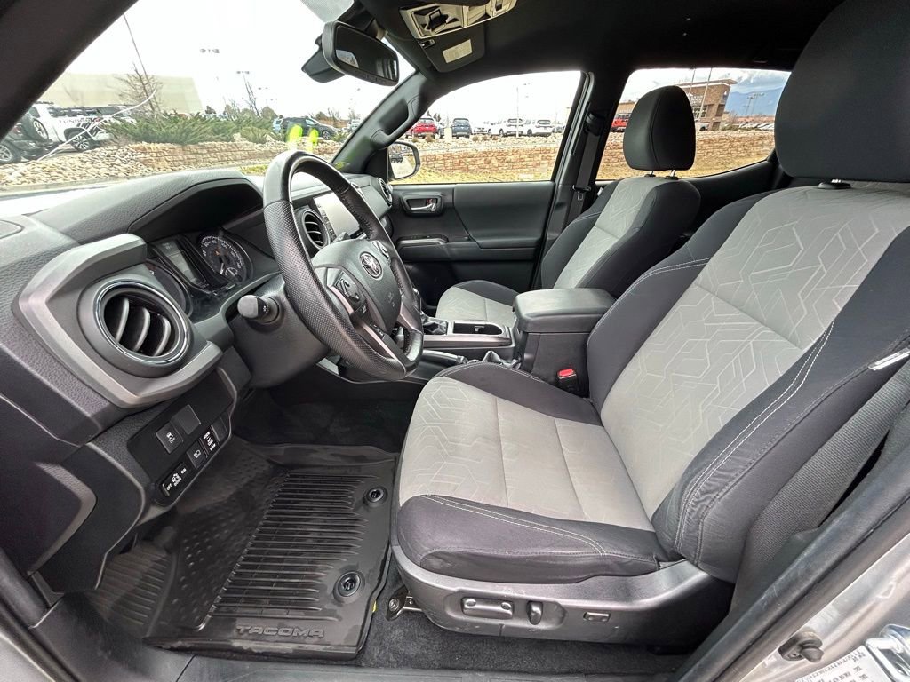 Used 2022 Toyota Tacoma TRD Off-Road w/ Technology Package image 13