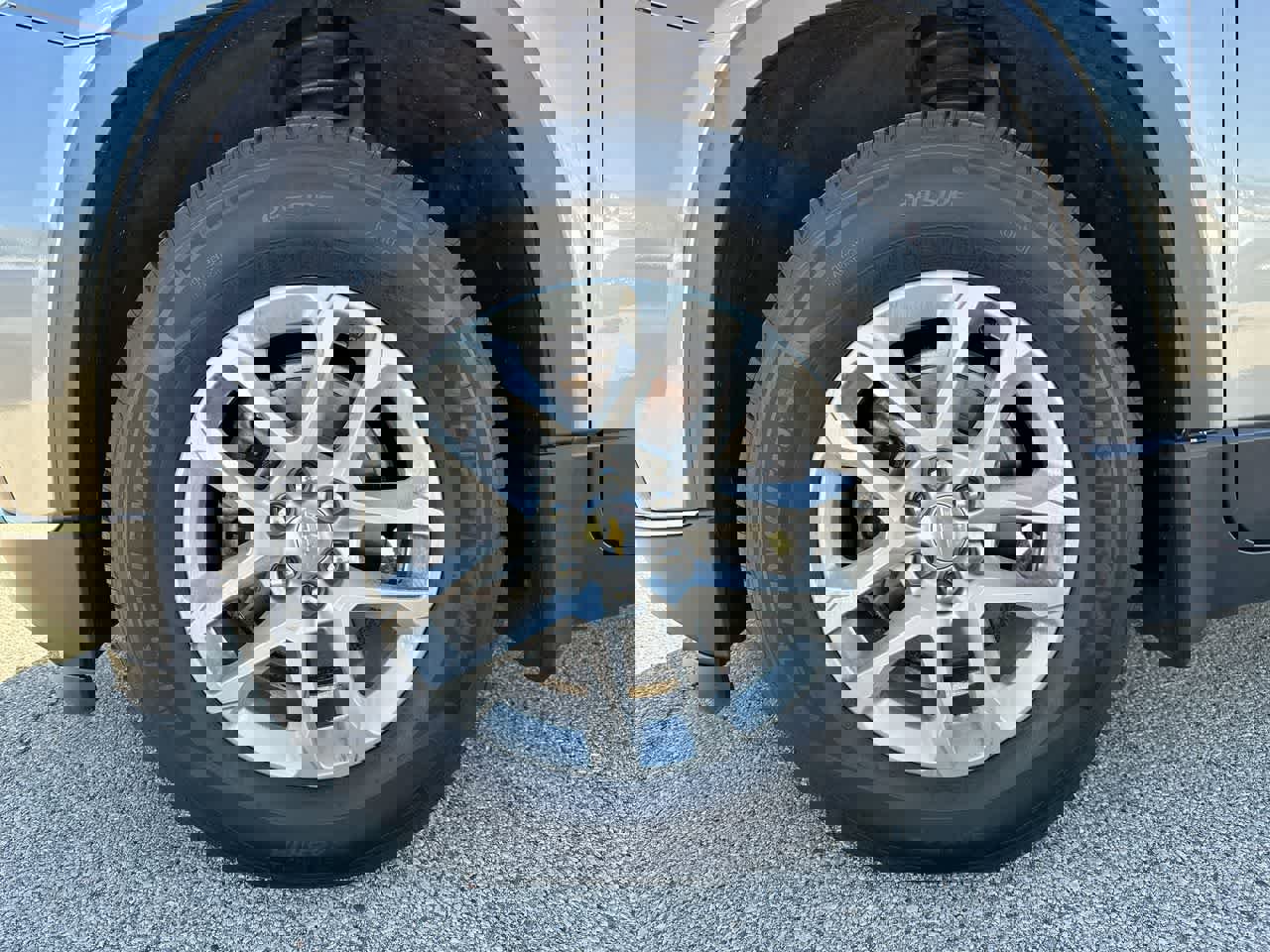 Used 2020 Chevrolet Traverse LT image 19