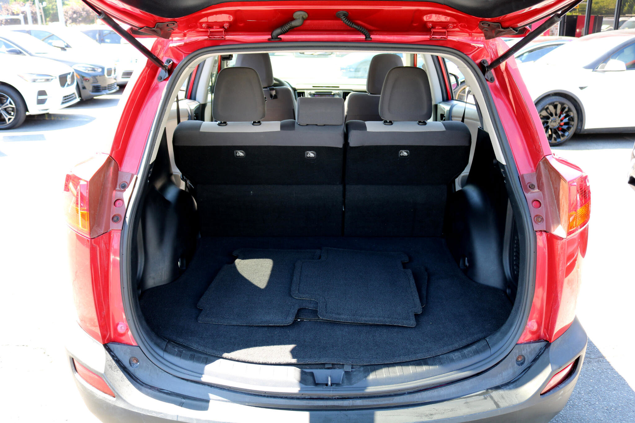 Used 2013 Toyota RAV4 XLE image 34