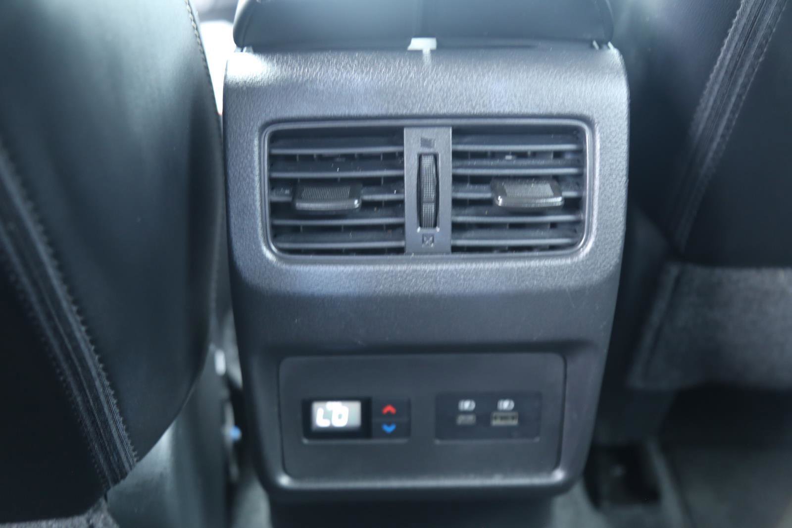 Used 2023 Nissan Rogue SL w/ SL Premium Package image 29