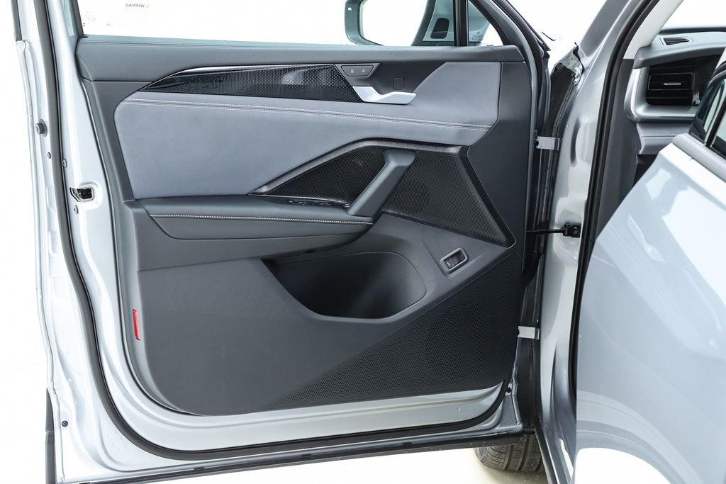 New 2026 Volkswagen Tiguan SE image 56