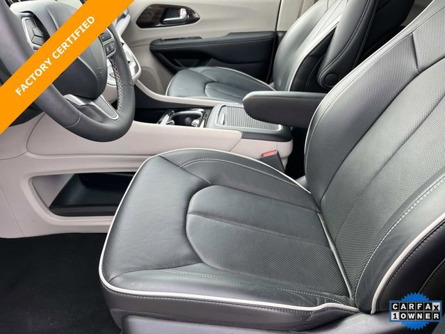 Used 2024 Chrysler Pacifica Limited image 31