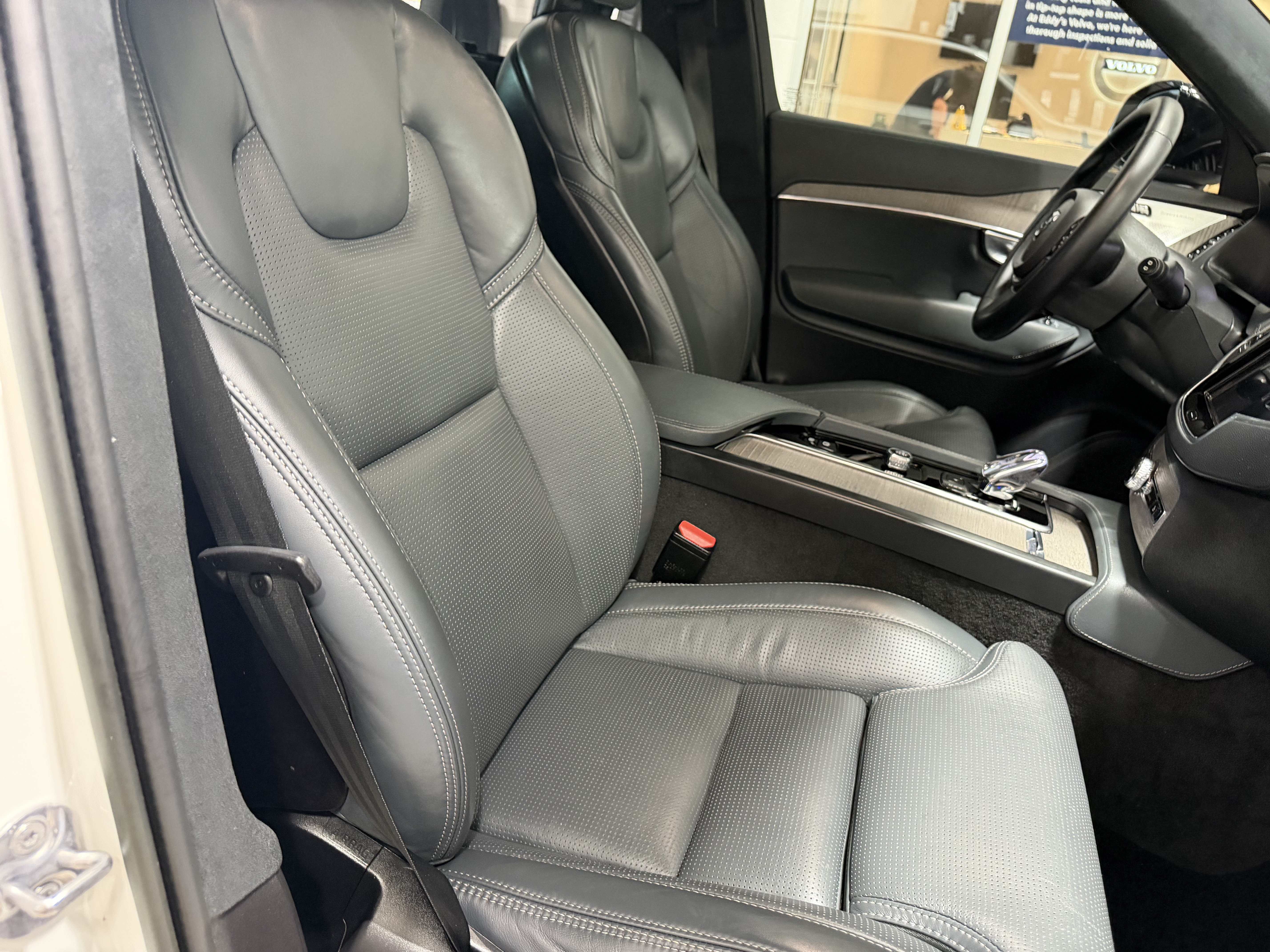 Used 2023 Volvo XC90 T8 Ultimate w/ Lounge Package AWD/4WD image 20