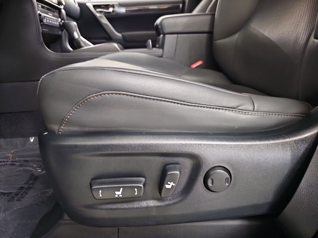 Certified 2022 Lexus GX 460 Premium w/ Premium Package AWD/4WD image 9