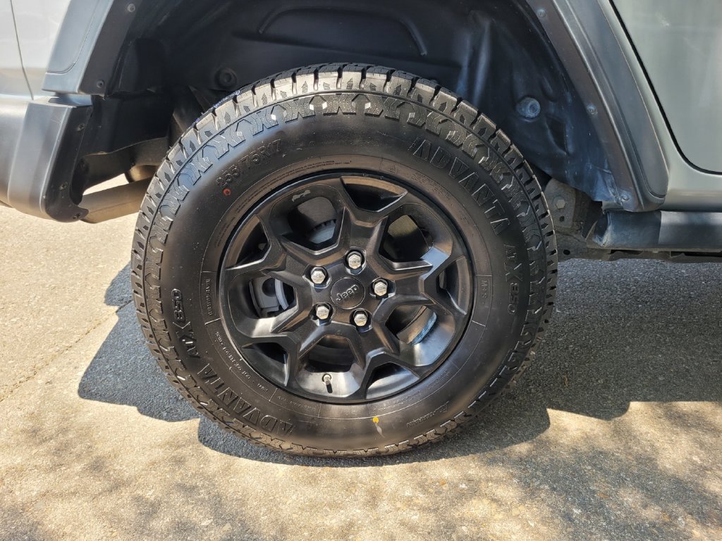 Used 2023 Jeep Wrangler Unlimited AWD/4WD image 38